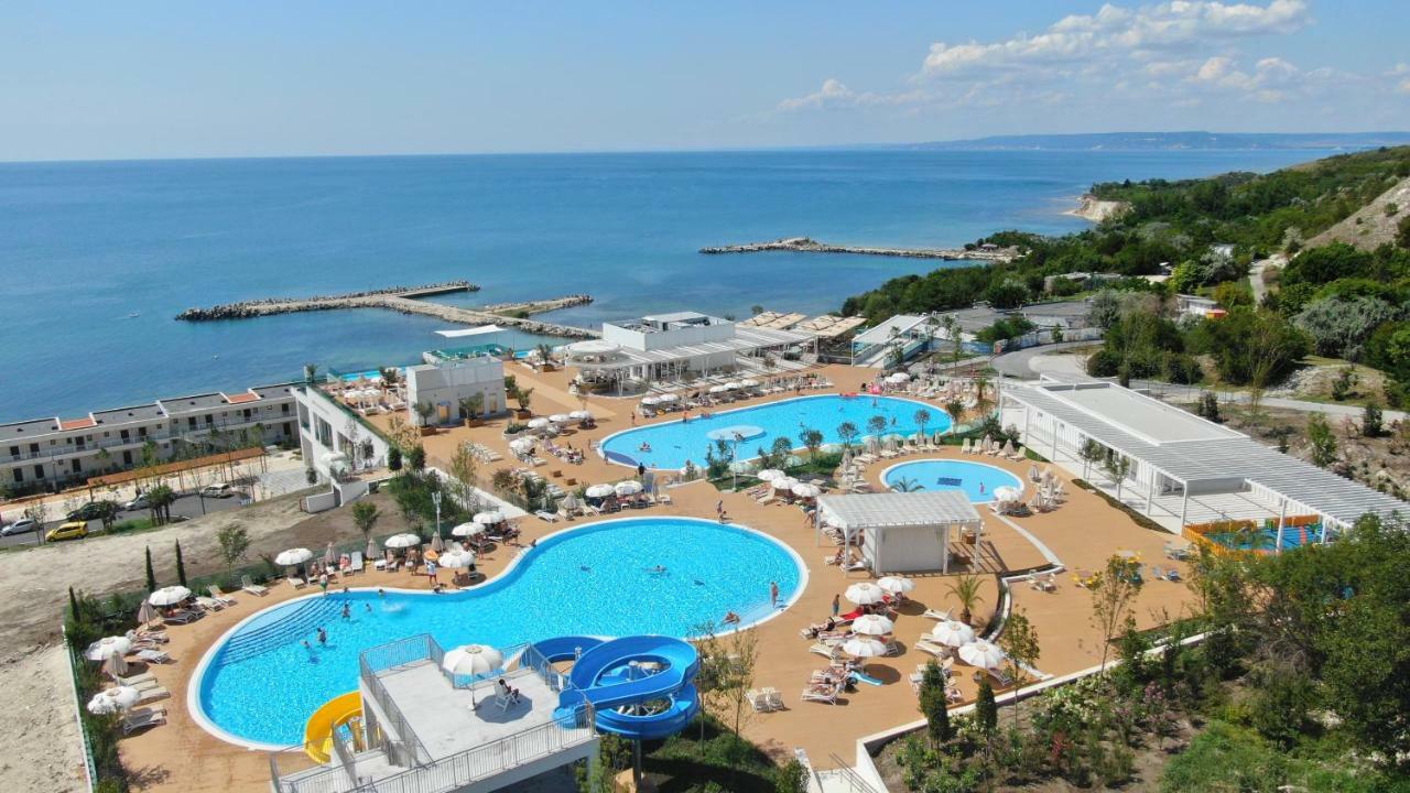 White Lagoon Resort Kavarna Exterior photo